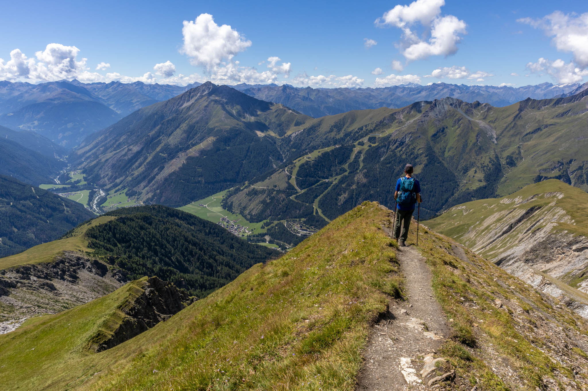 Heading back down from Figerhorn